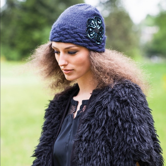 Magpies, Homebodies, and Nomads: A Modern Knitter’s Hardback Guide Book - Picture 8 of 16